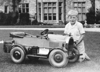 Pedal Car 870X631