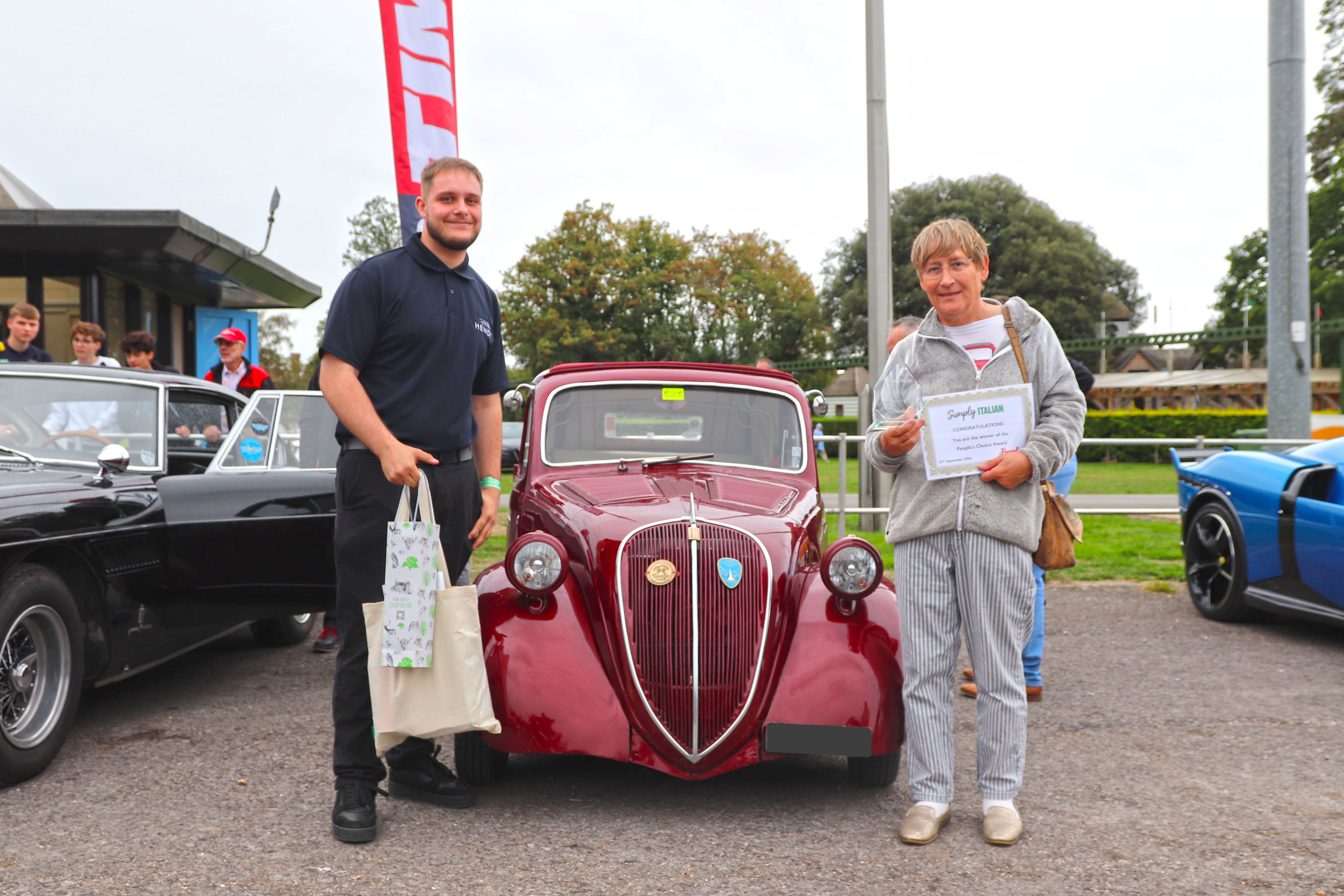 People'S Choice Award At Simply Italian