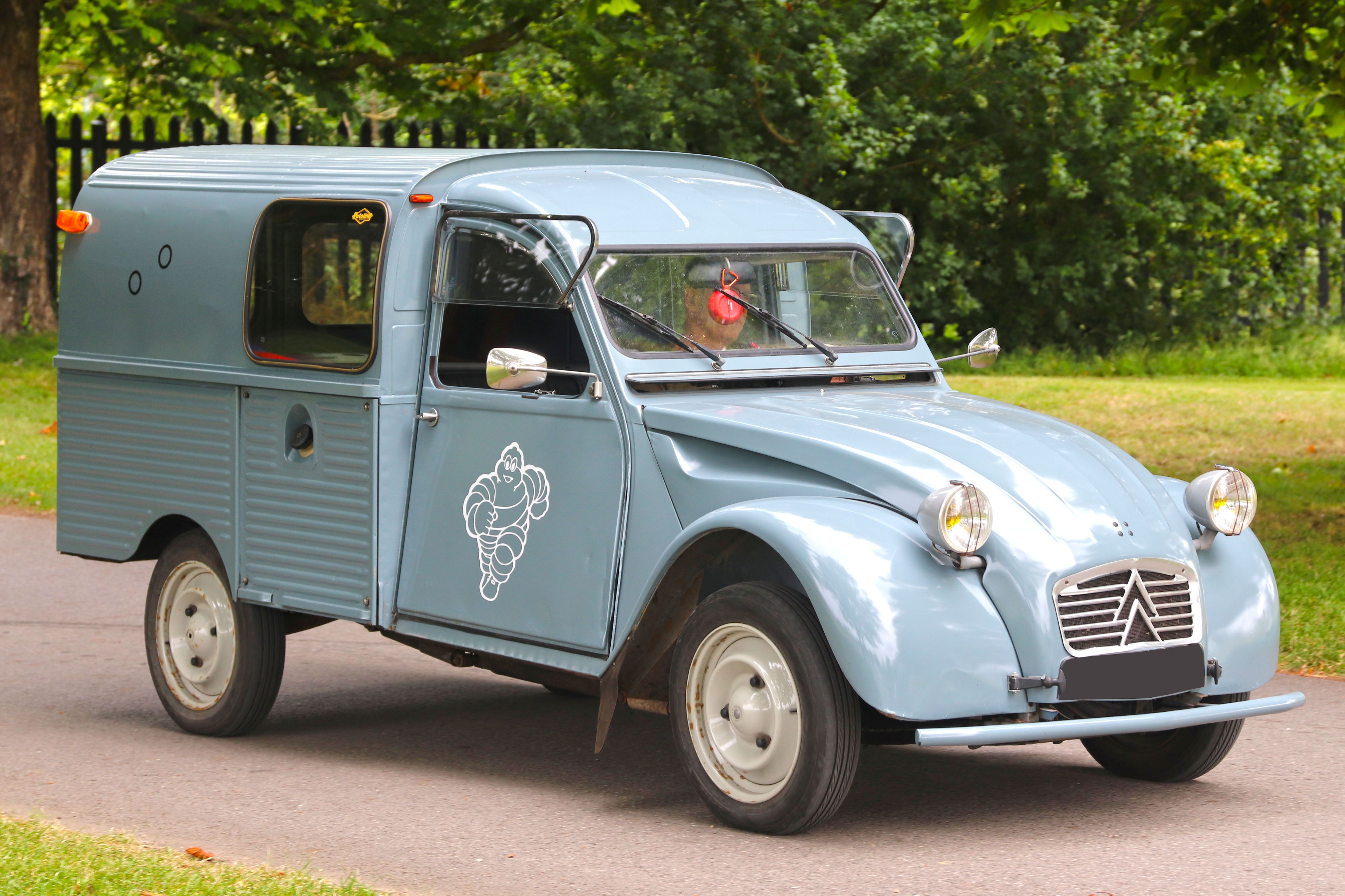 Car Entering Simply French