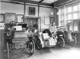 Desktop Attraction Historic House Palace House Veteran Car W600px (1)