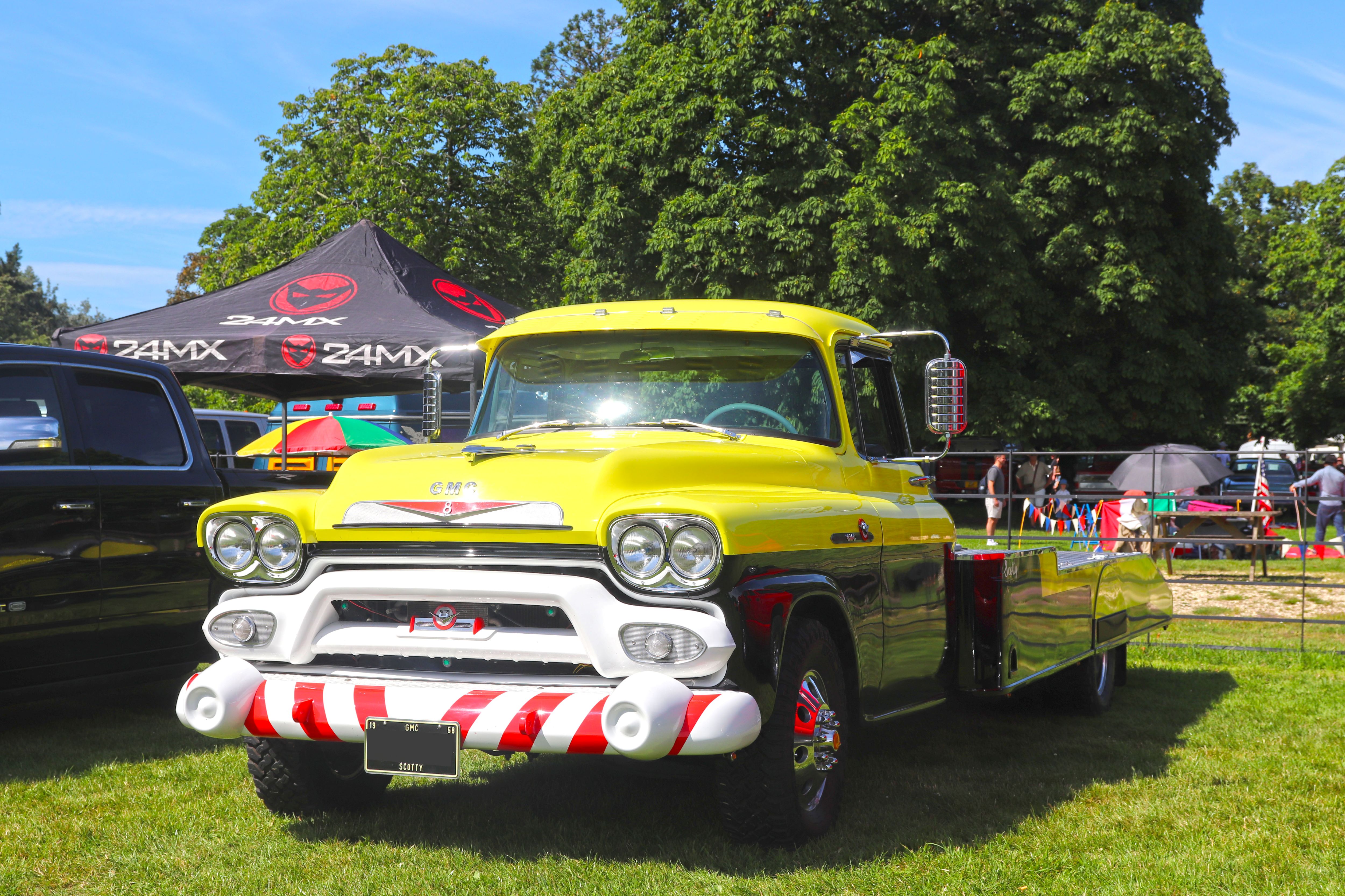 Custom And American Show Car Displays