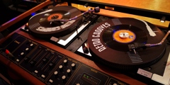 Retro Grooves Vinyl DJ will be at the International Autojumble this year