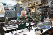 Ian Stanfield Shows Sunbeams Con Rods Mechanism WEB 600X400