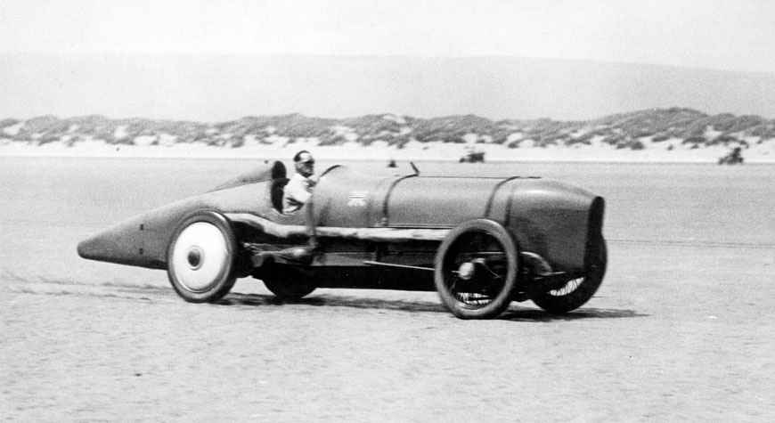 The Sunbeam 350hp in action at Pendine in 1925