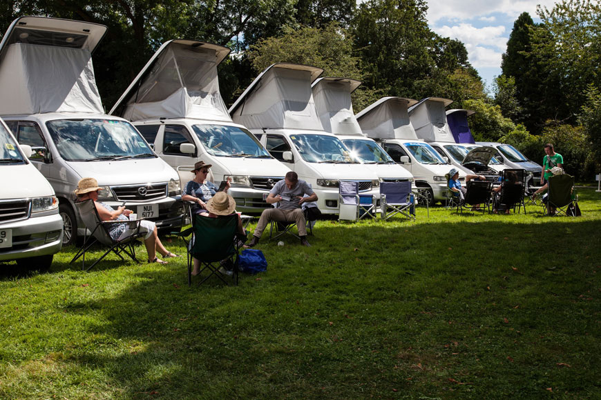 Camping-fans-at-Simply-Japa