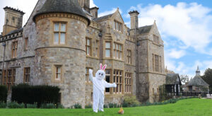 Easter bunny at Beaulieu 