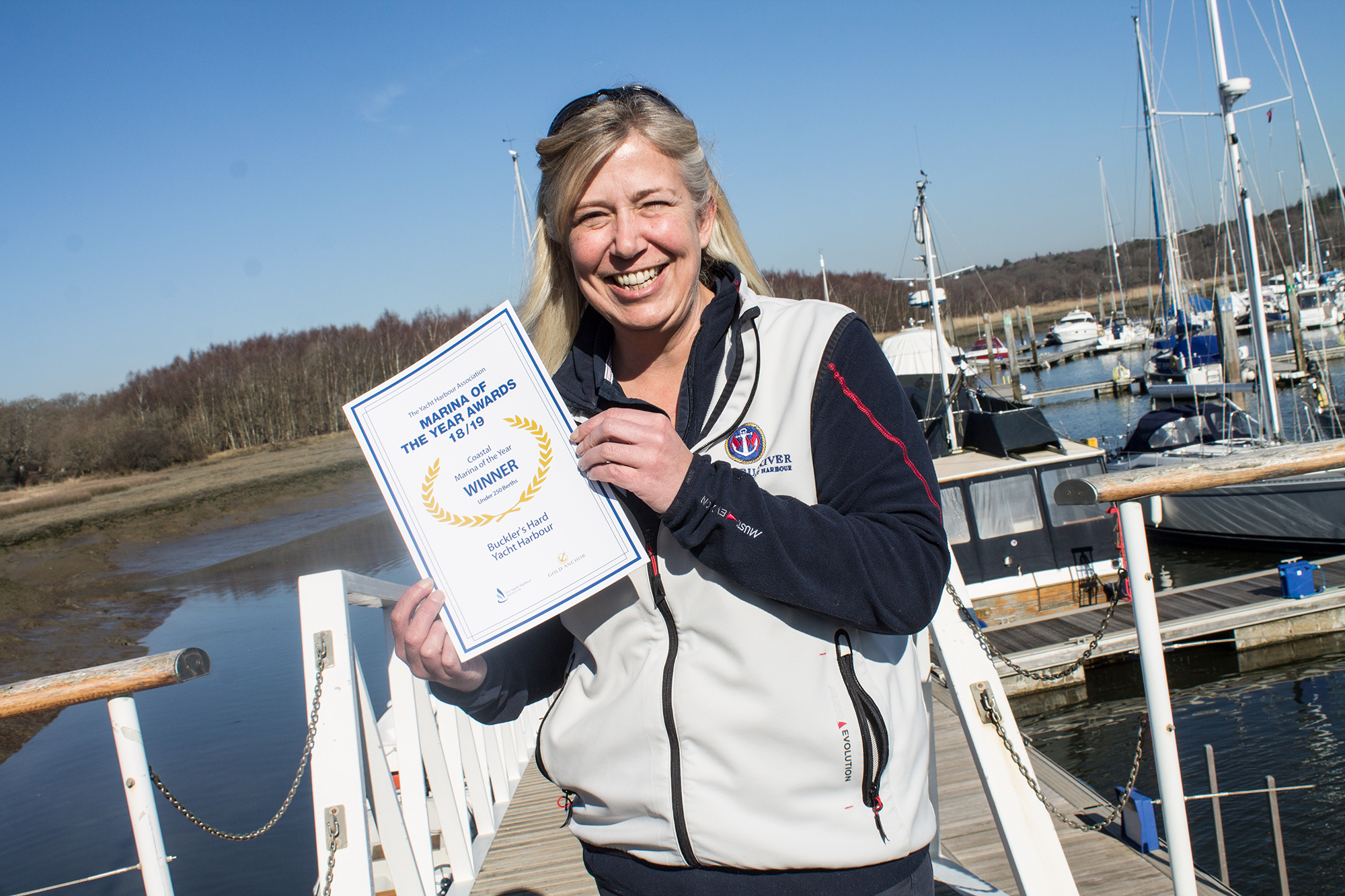 Wendy Stowe with winner certificate
