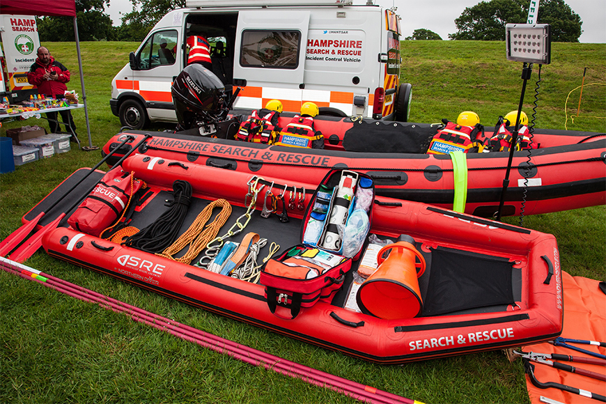 Blue-light-day-Hampshire- search-rescue(870x580)