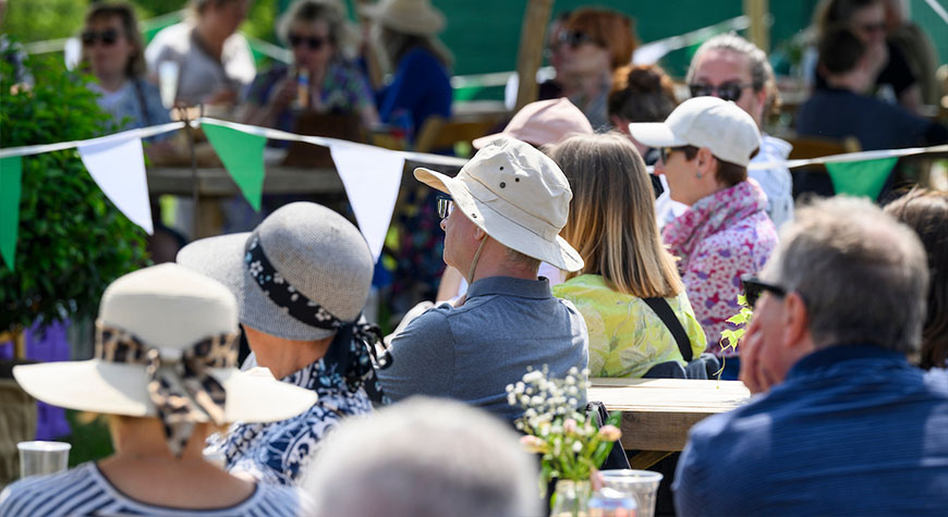 Additional talks in the VIP lounge