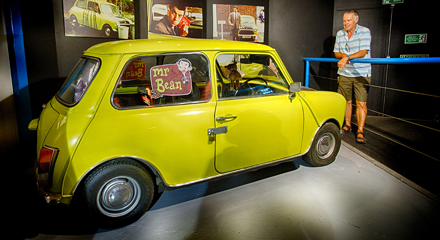 desktop-attraction_On-Screen-Cars_(w870px_h475px)-1