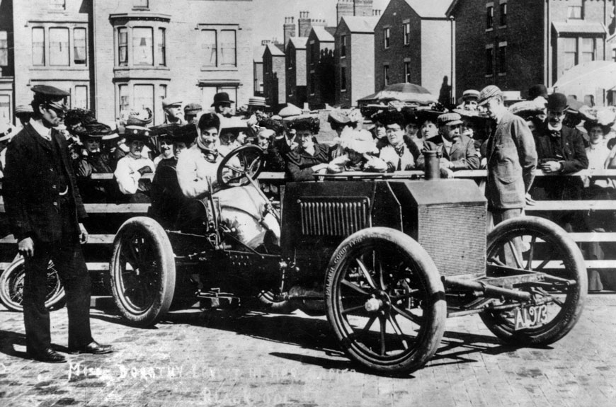 Dorothy Levitt in 100hp Napier, Blackpool 1905